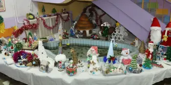 Выставка-конкурс "Новогодние композиции"